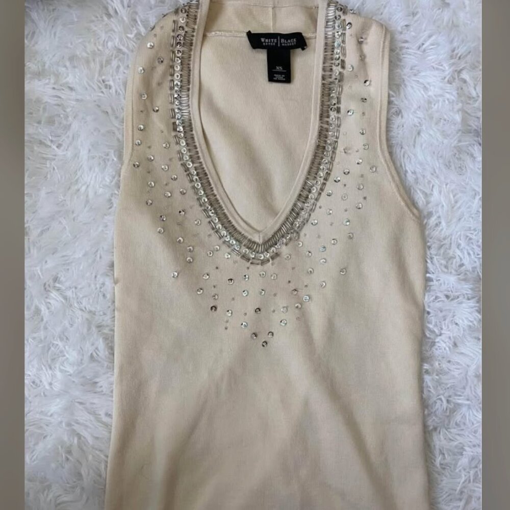 White House Black Market XS Beaded V-neck Womens Top